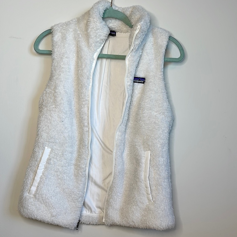 Patagonia fuzzy white vest